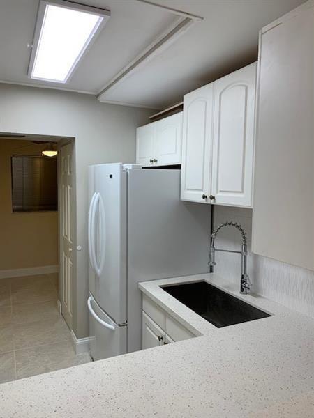 Listing photo 3 for 1021 MOCKINGBIRD Lane Unit#217, Plantation, FL, 33324
