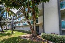 Listing photo 2 for 8461 Springtree Dr Unit#104A, Sunrise, FL, 33351