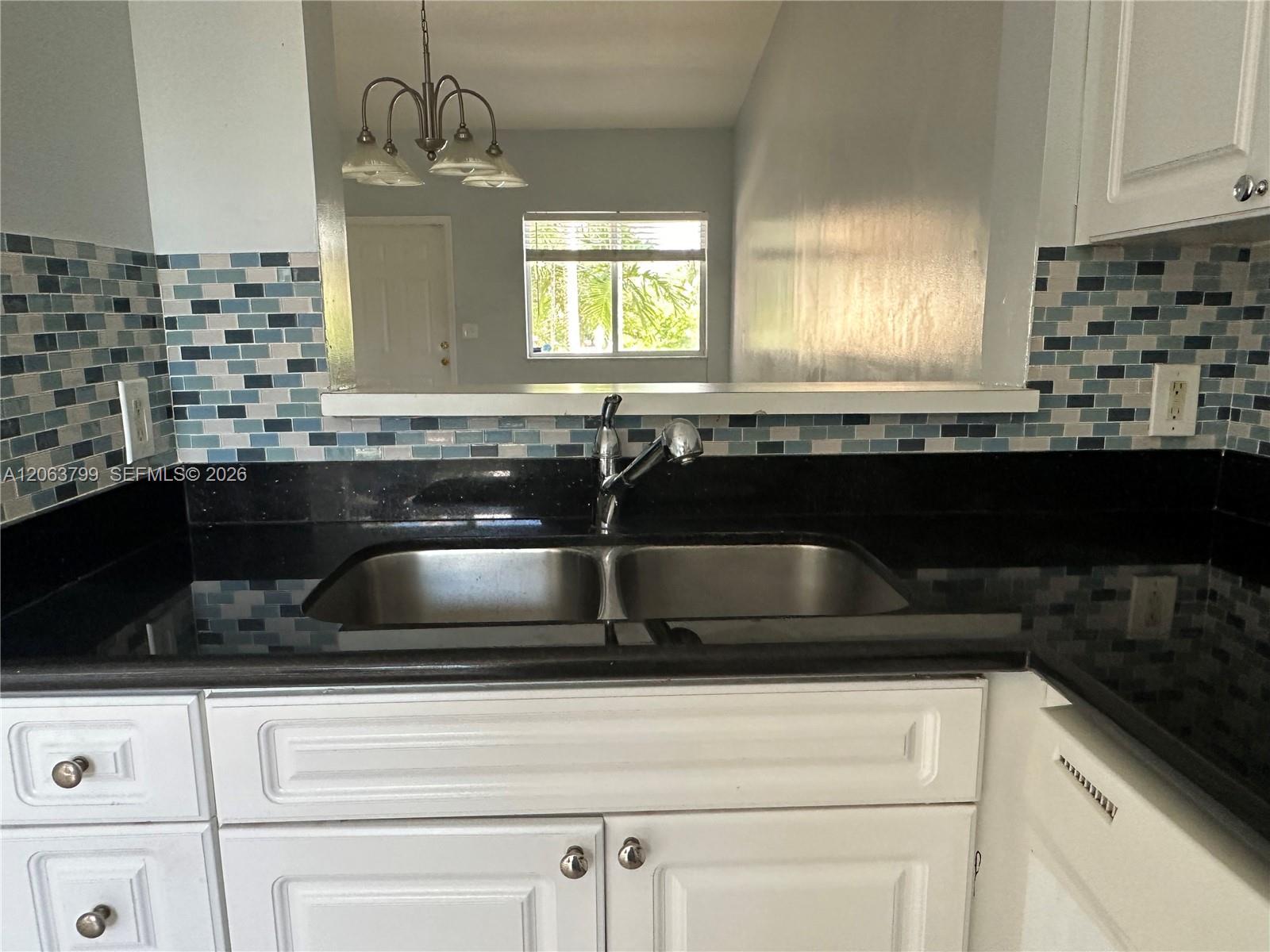 Listing photo 11 for 7830 NW 6th St Unit#204, Pembroke Pines, FL, 33024