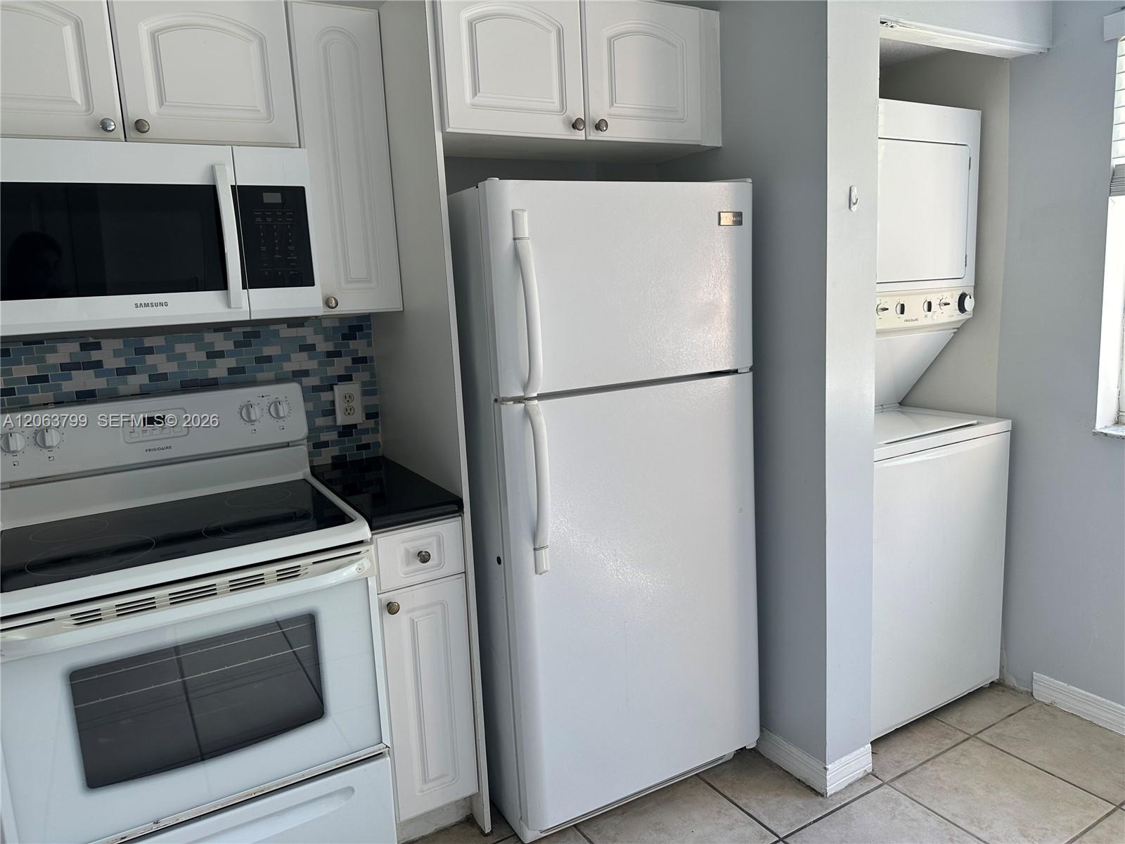 Listing photo 14 for 7830 NW 6th St Unit#204, Pembroke Pines, FL, 33024