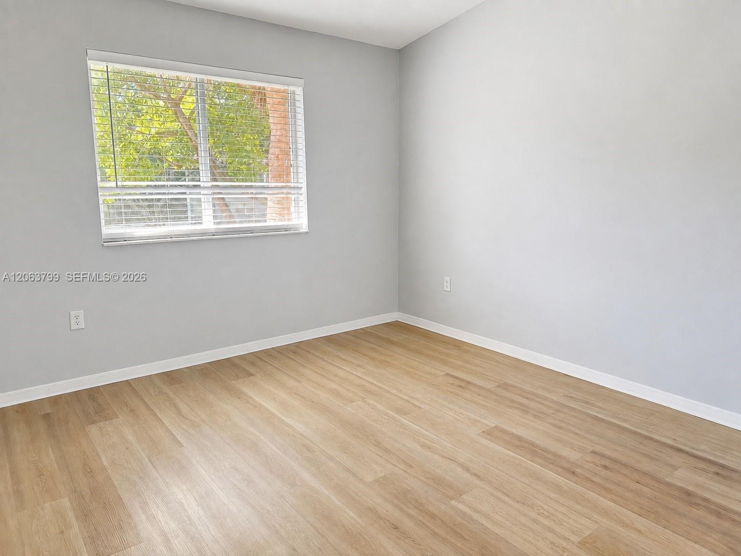 Listing photo 3 for 7830 NW 6th St Unit#204, Pembroke Pines, FL, 33024