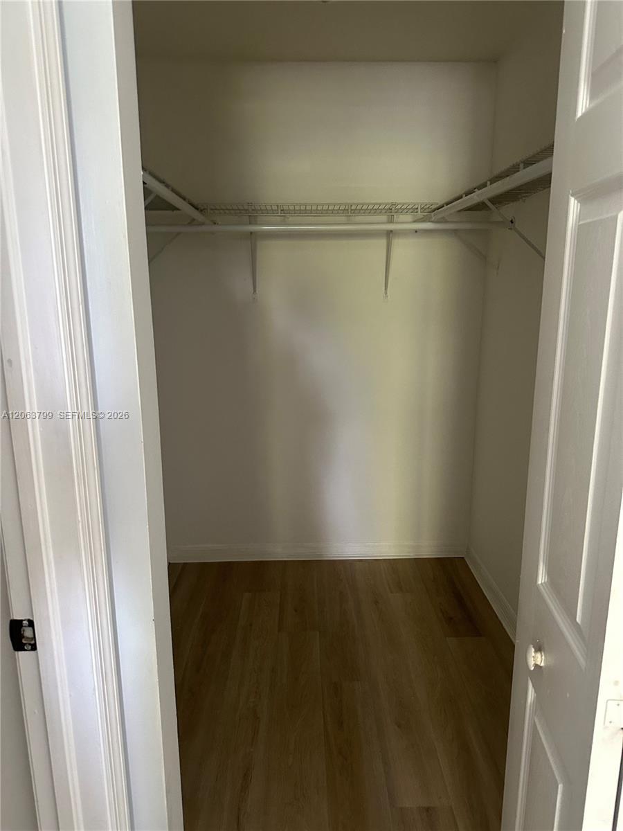 Listing photo 5 for 7830 NW 6th St Unit#204, Pembroke Pines, FL, 33024