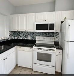 Listing photo 10 for 7830 NW 6th St Unit#204, Pembroke Pines, FL, 33024