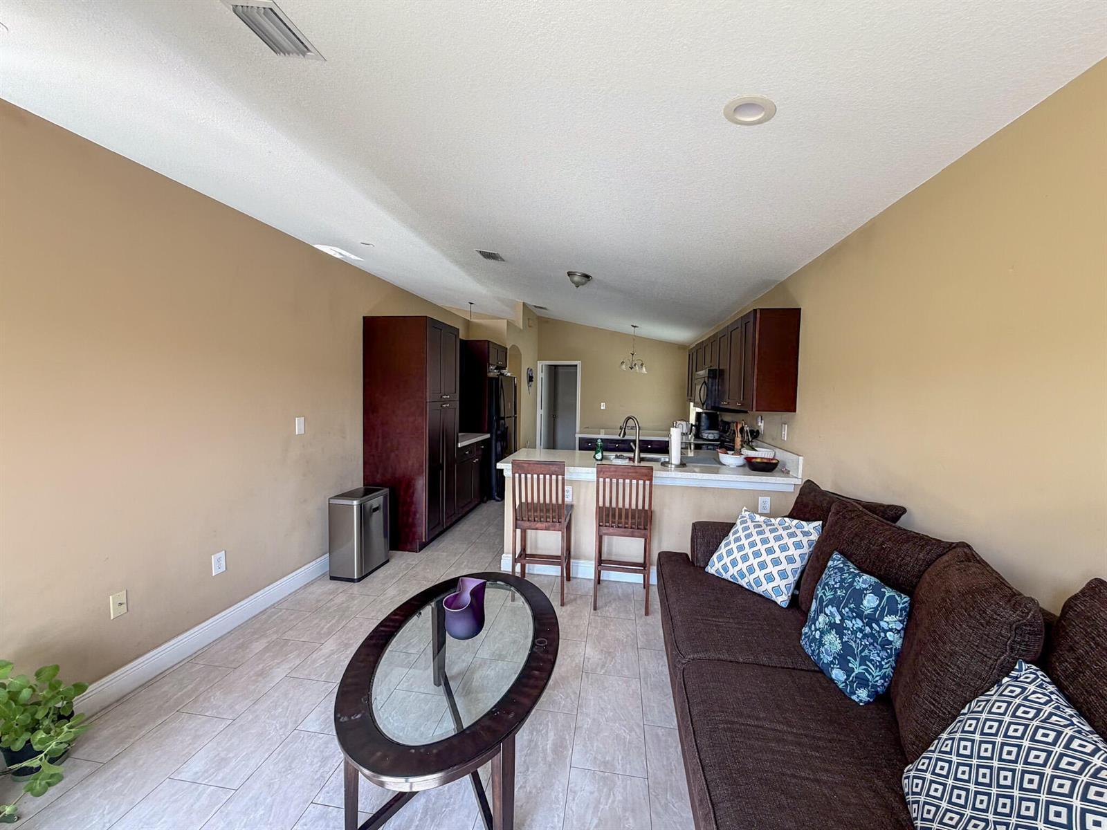 Listing photo 11 for 775 NW 165th Avenue, Pembroke Pines, FL, 33028