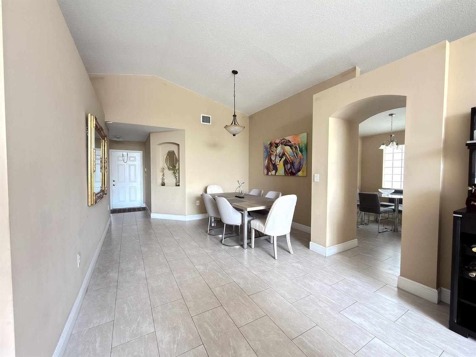 Listing photo 3 for 775 NW 165th Avenue, Pembroke Pines, FL, 33028