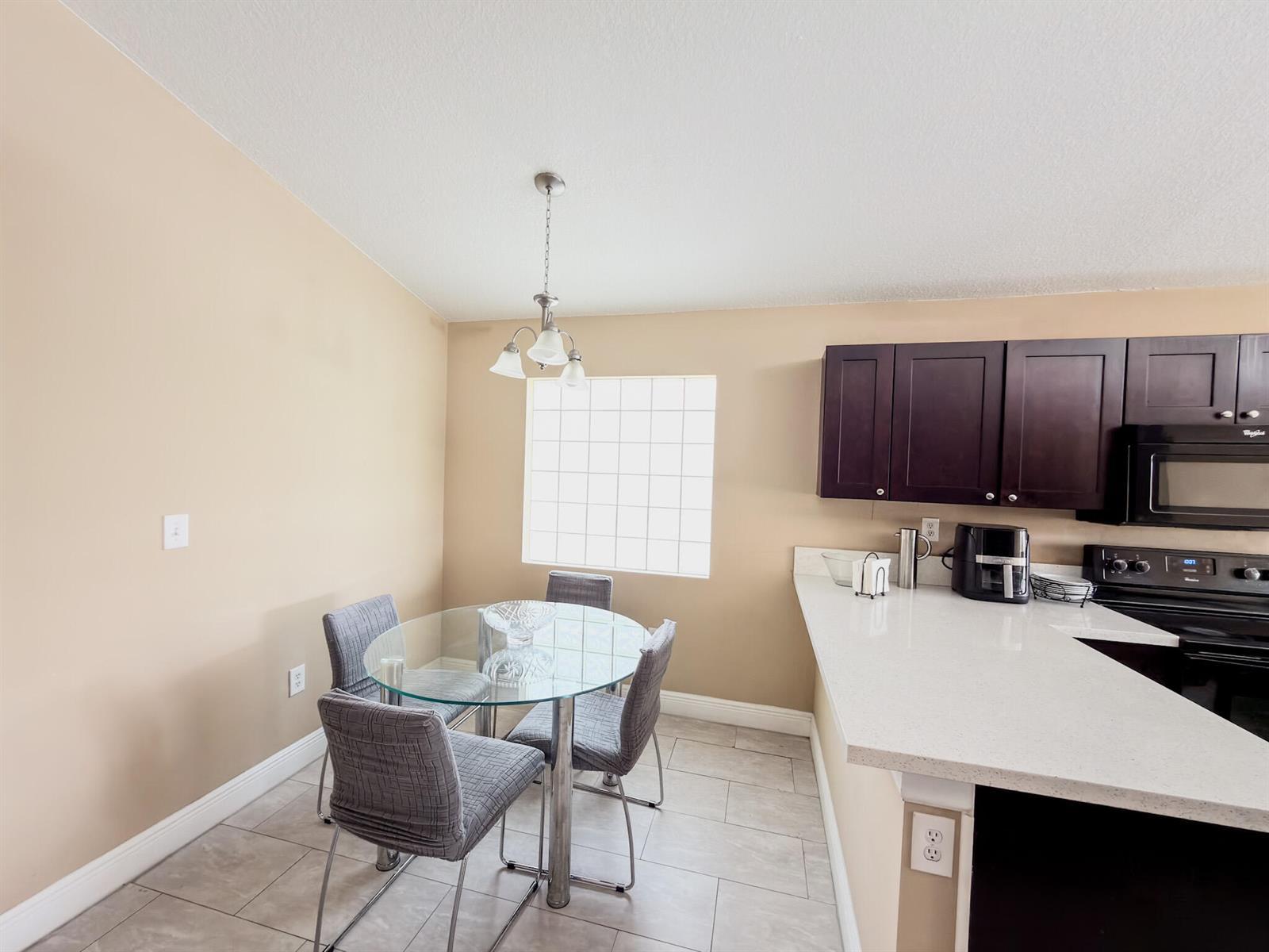 Listing photo 7 for 775 NW 165th Avenue, Pembroke Pines, FL, 33028