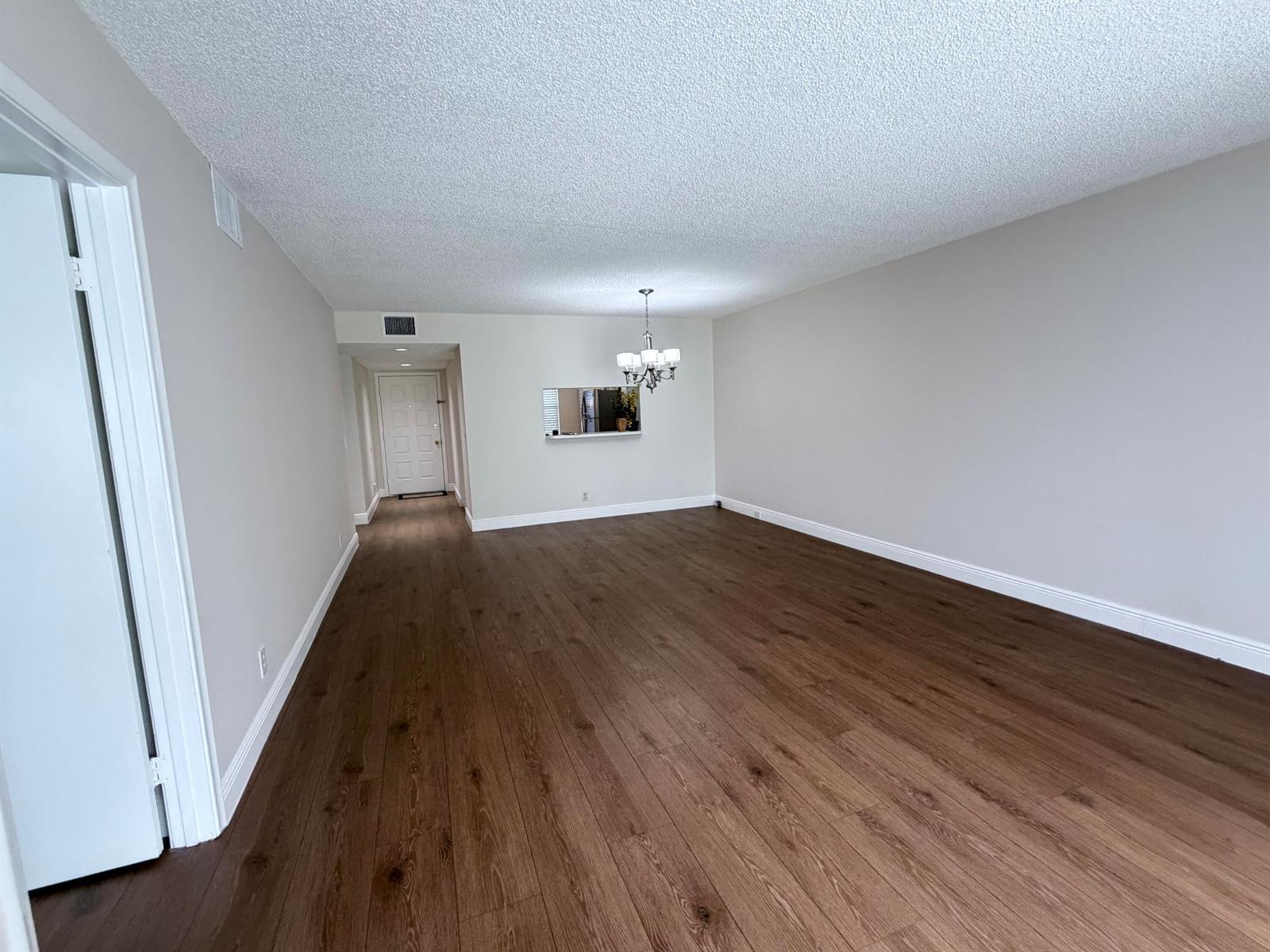 Listing photo 5 for 800 SW 125th Way Unit#308O, Pembroke Pines, FL, 33027