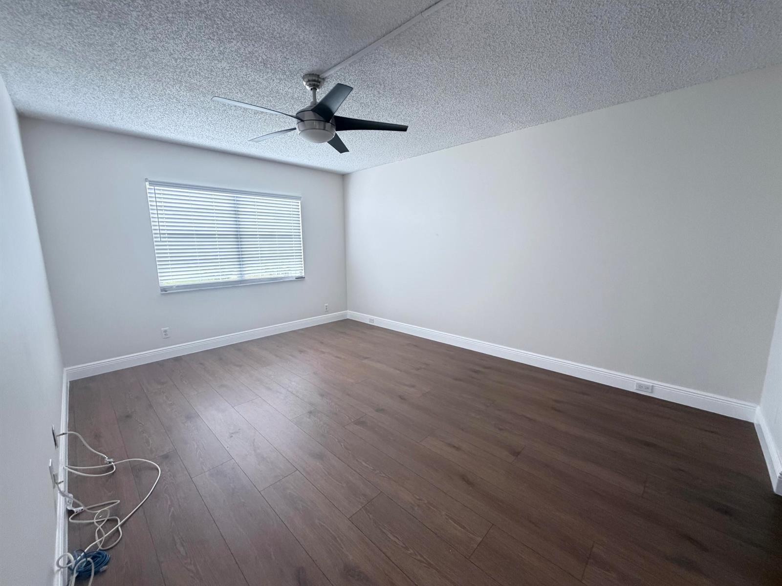 Listing photo 7 for 800 SW 125th Way Unit#308O, Pembroke Pines, FL, 33027