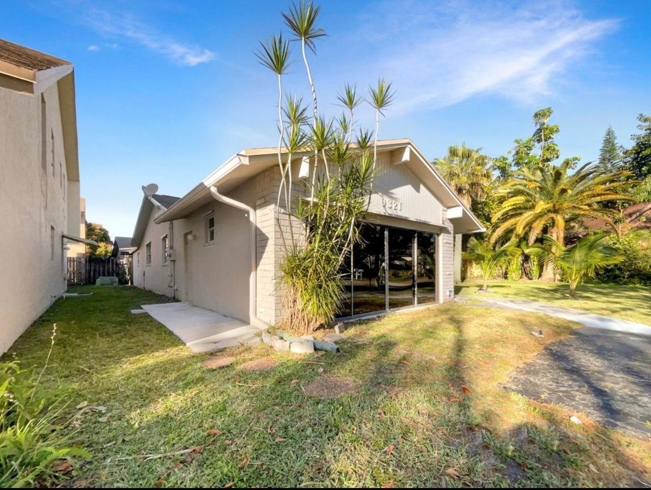 Listing photo 2 for 9321 NW 35TH Manor, Sunrise, FL, 33351