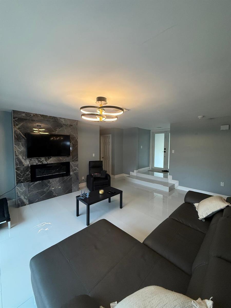 Listing photo 5 for 9321 NW 35TH Manor, Sunrise, FL, 33351