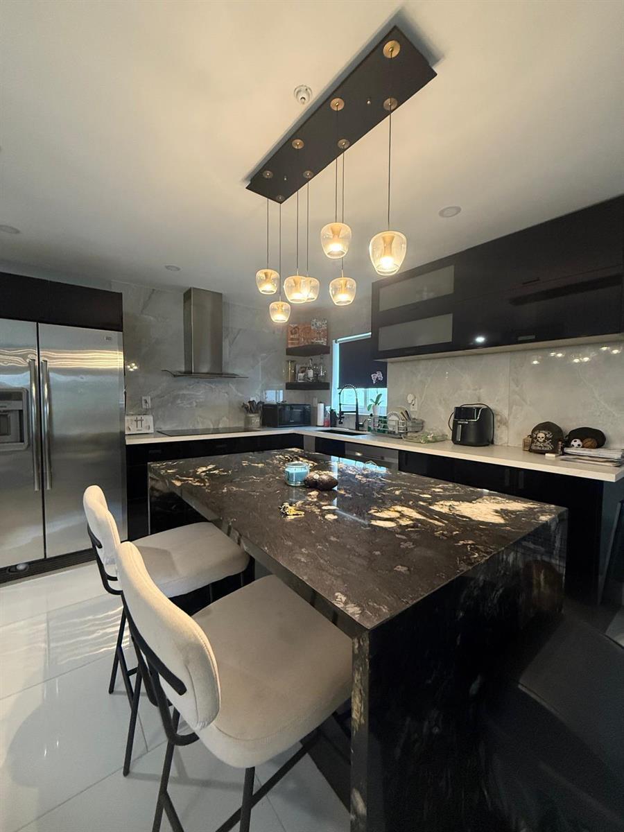 Listing photo 6 for 9321 NW 35TH Manor, Sunrise, FL, 33351
