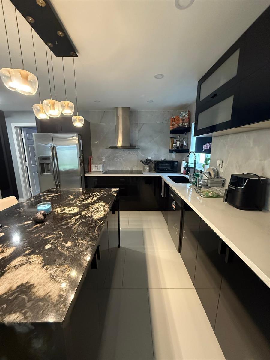 Listing photo 7 for 9321 NW 35TH Manor, Sunrise, FL, 33351