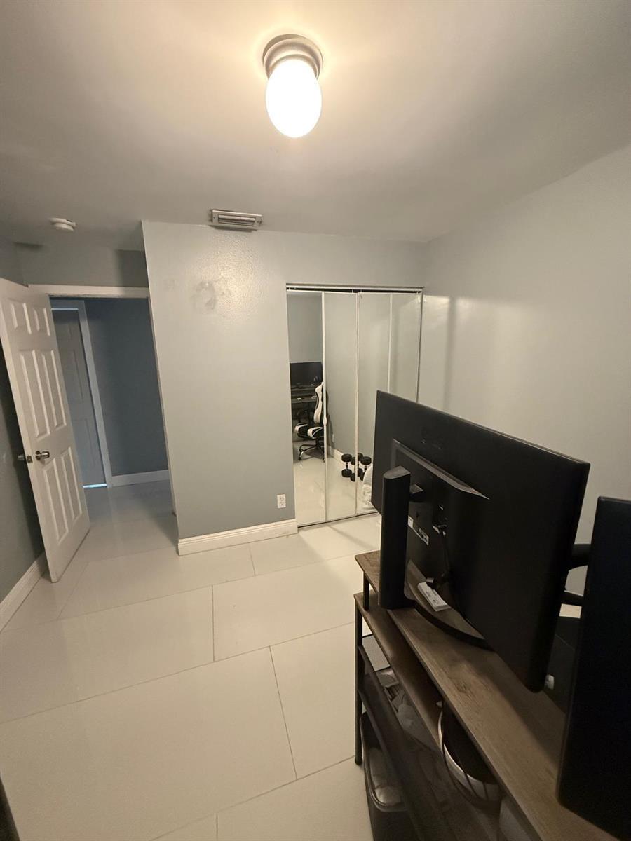Listing photo 10 for 9321 NW 35TH Manor, Sunrise, FL, 33351