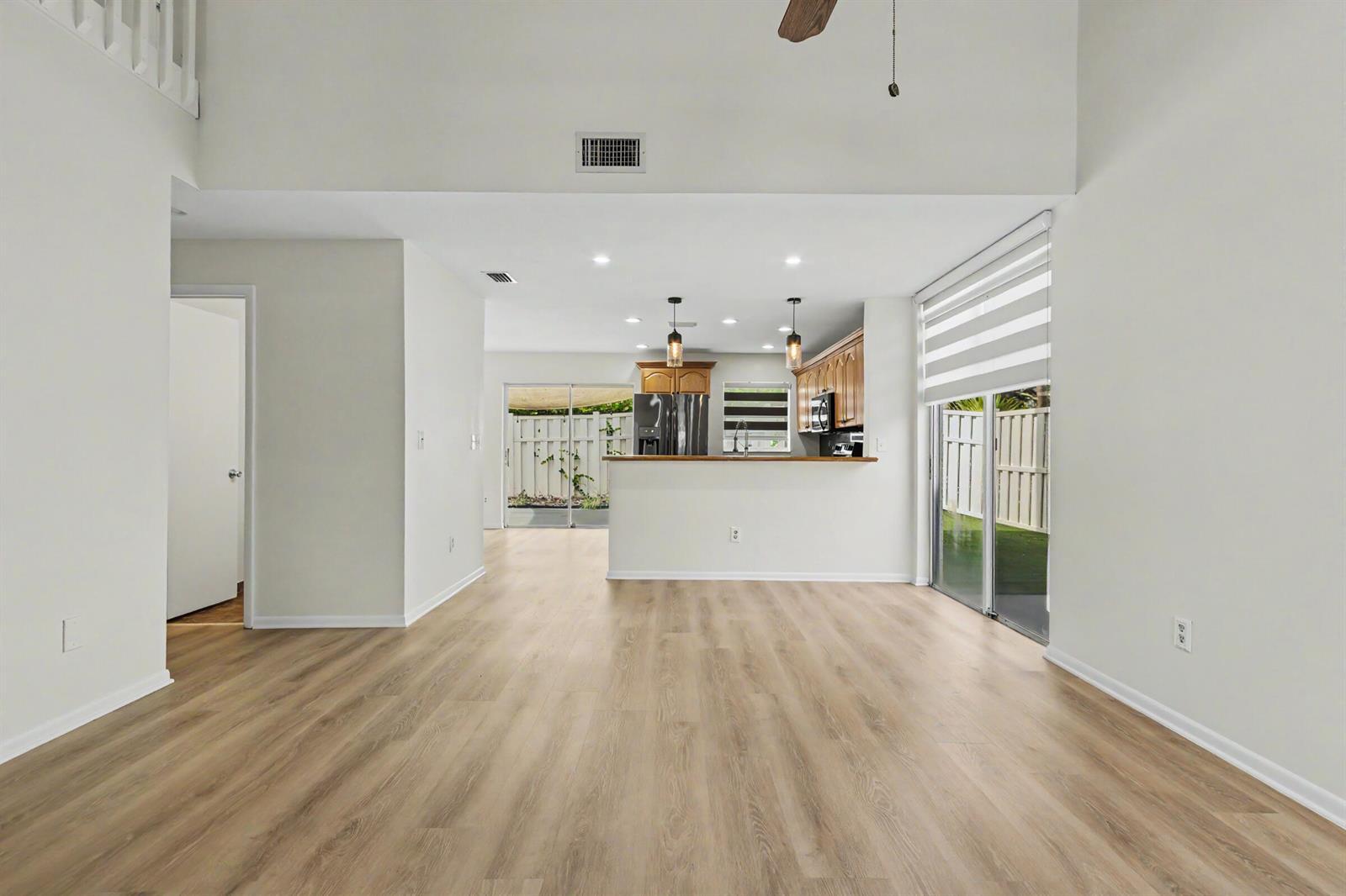 Listing photo 2 for 9825 NW 2nd Court, Plantation, FL, 33324