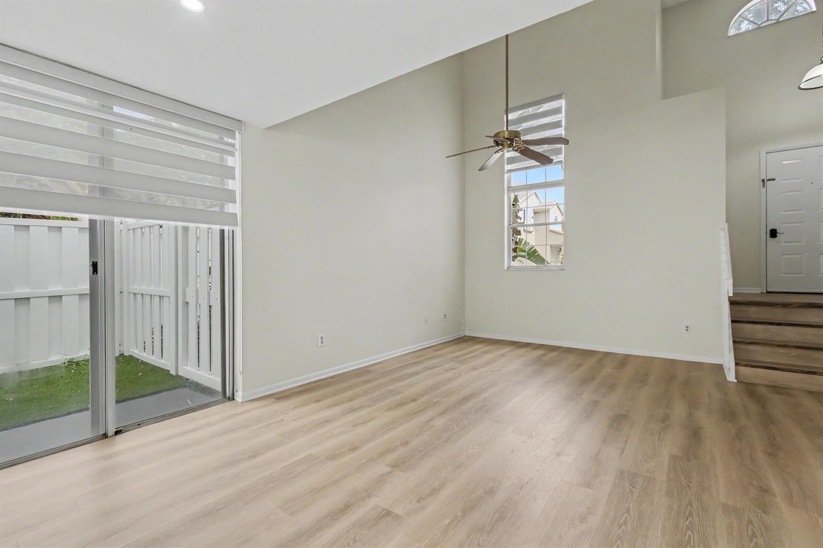 Listing photo 5 for 9825 NW 2nd Court, Plantation, FL, 33324