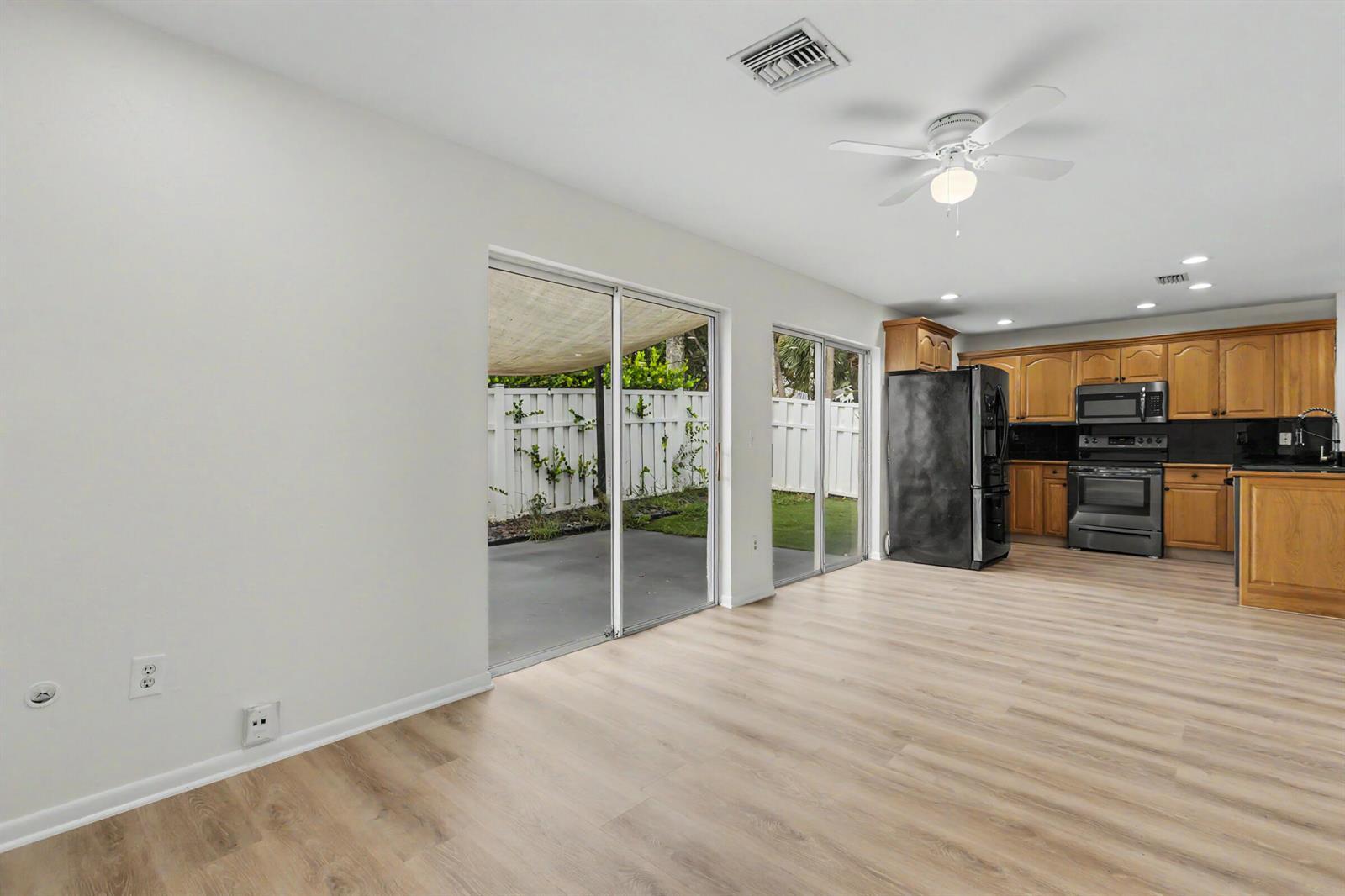 Listing photo 9 for 9825 NW 2nd Court, Plantation, FL, 33324
