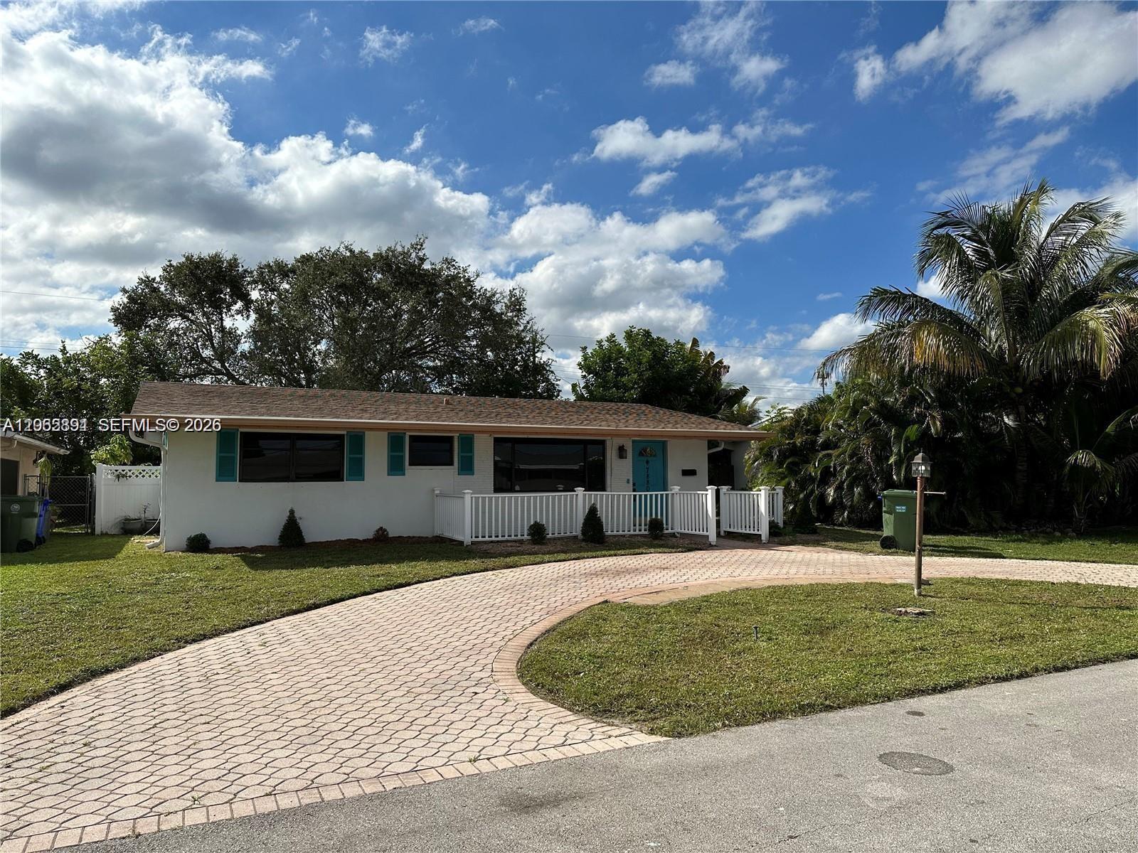 Listing photo 1 for 7880 NW 11th St Unit#0, Pembroke Pines, FL, 33024