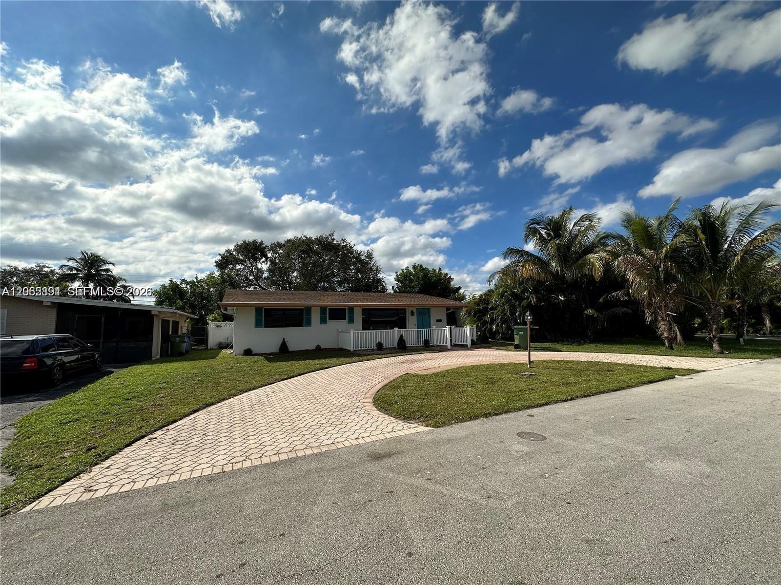 Listing photo 2 for 7880 NW 11th St Unit#0, Pembroke Pines, FL, 33024