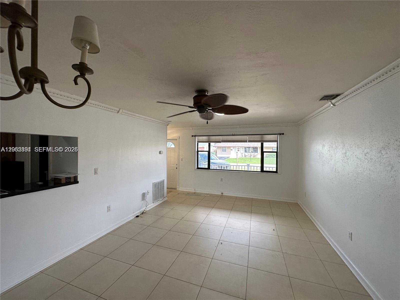 Listing photo 11 for 7880 NW 11th St Unit#0, Pembroke Pines, FL, 33024