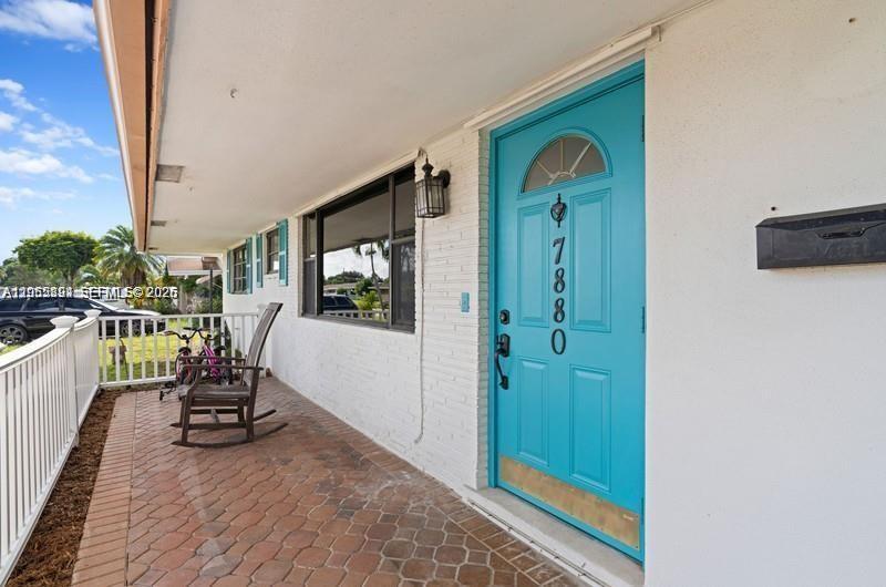 Listing photo 6 for 7880 NW 11th St Unit#0, Pembroke Pines, FL, 33024