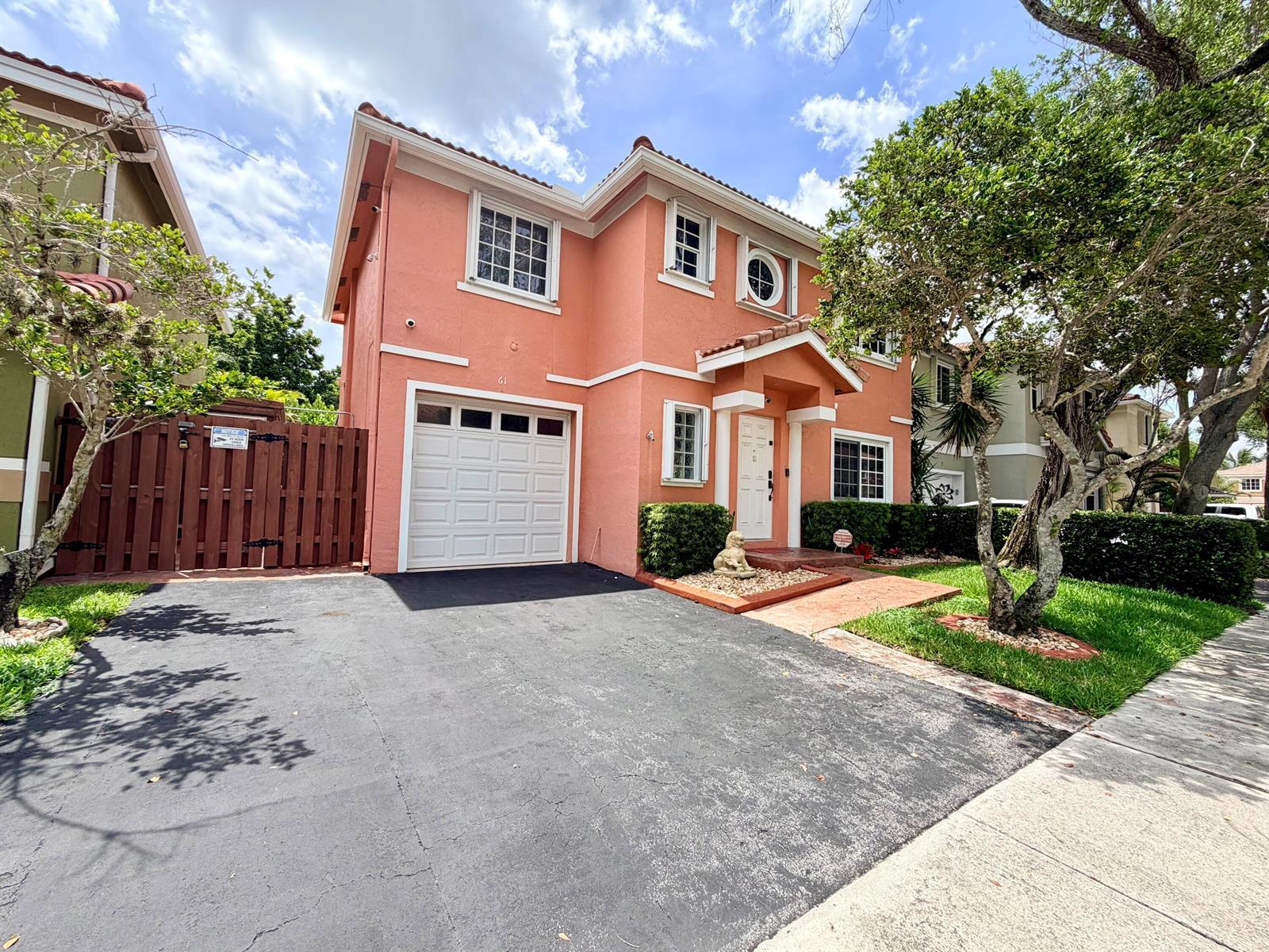 Listing photo 1 for 61 NW 110TH Avenue, Plantation, FL, 33324