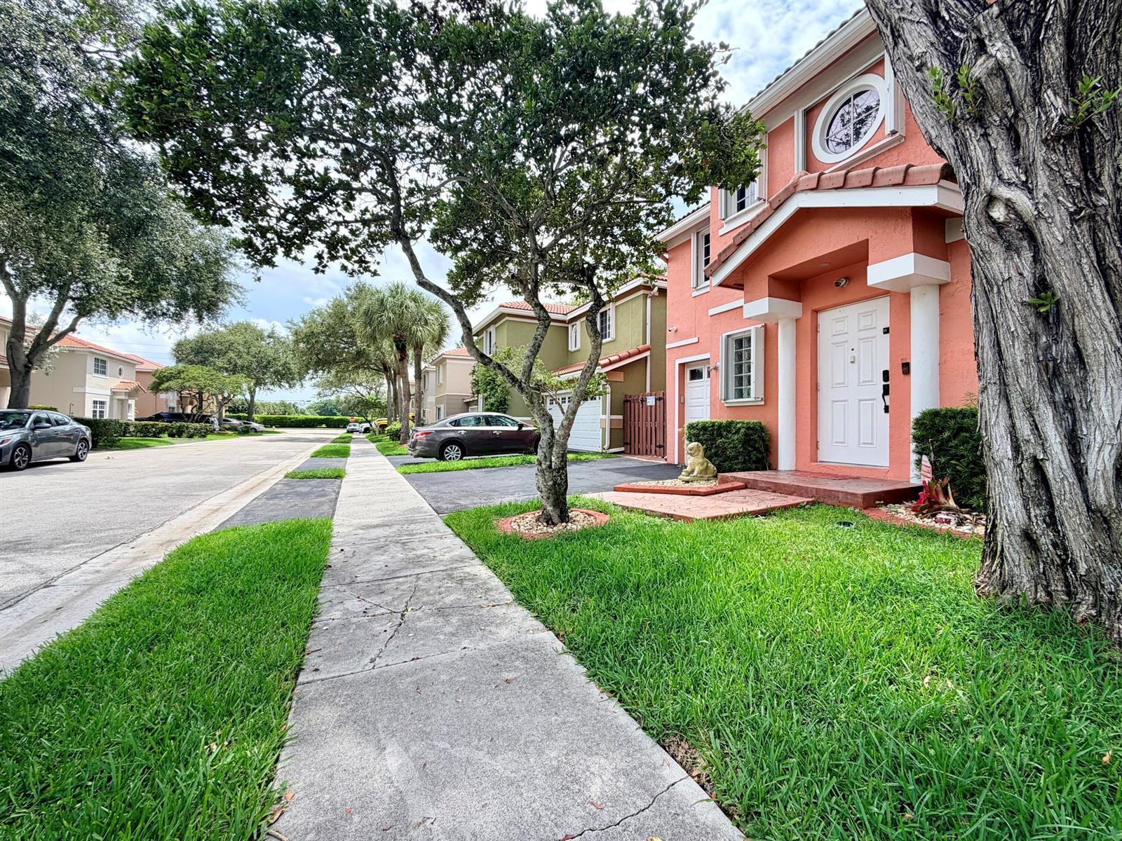 Listing photo 3 for 61 NW 110TH Avenue, Plantation, FL, 33324