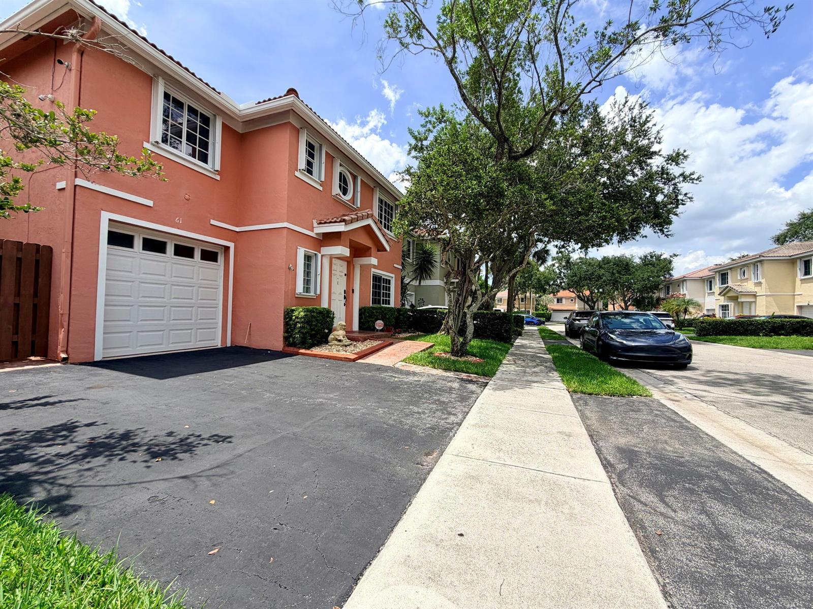 Listing photo 4 for 61 NW 110TH Avenue, Plantation, FL, 33324