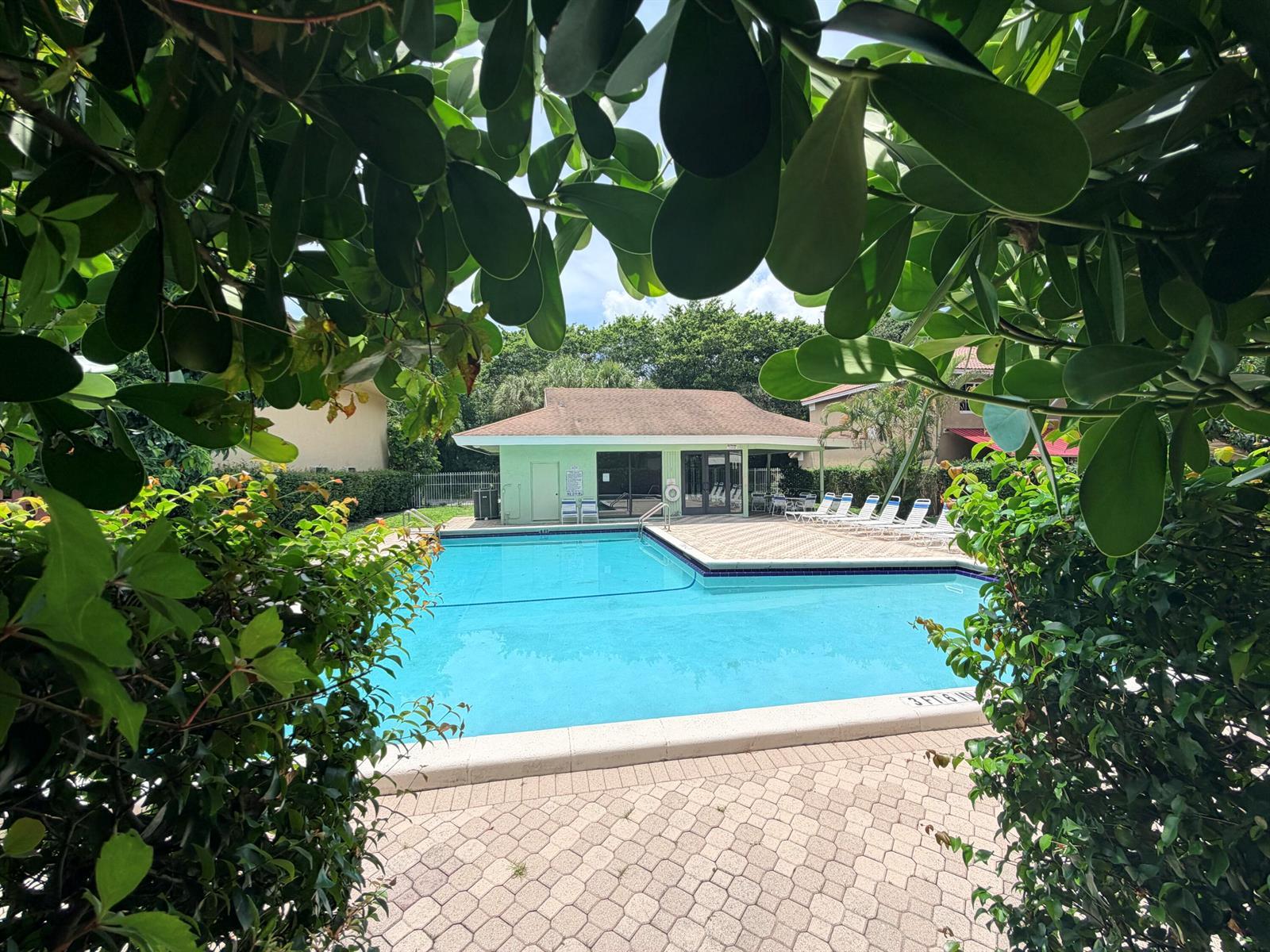 Listing photo 5 for 61 NW 110TH Avenue, Plantation, FL, 33324