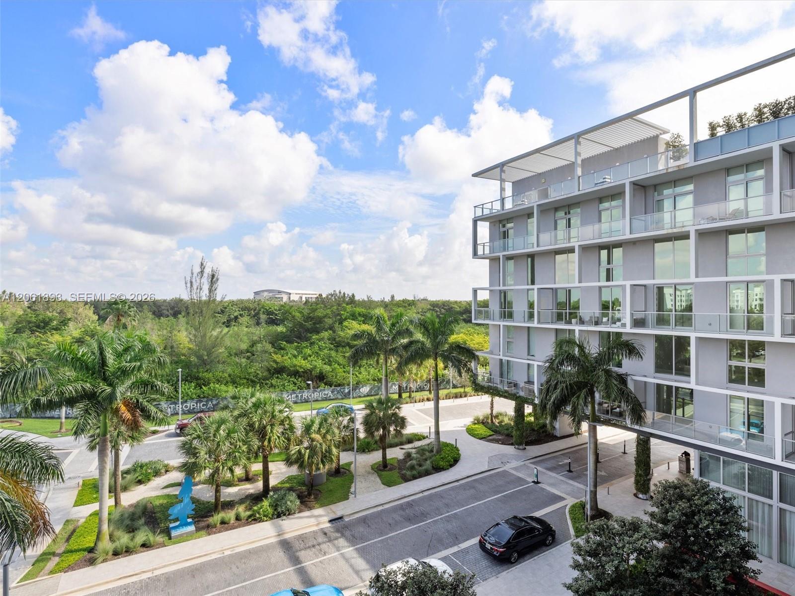 Listing photo 1 for 2000 Metropica Way Unit#502, Sunrise, FL, 33323