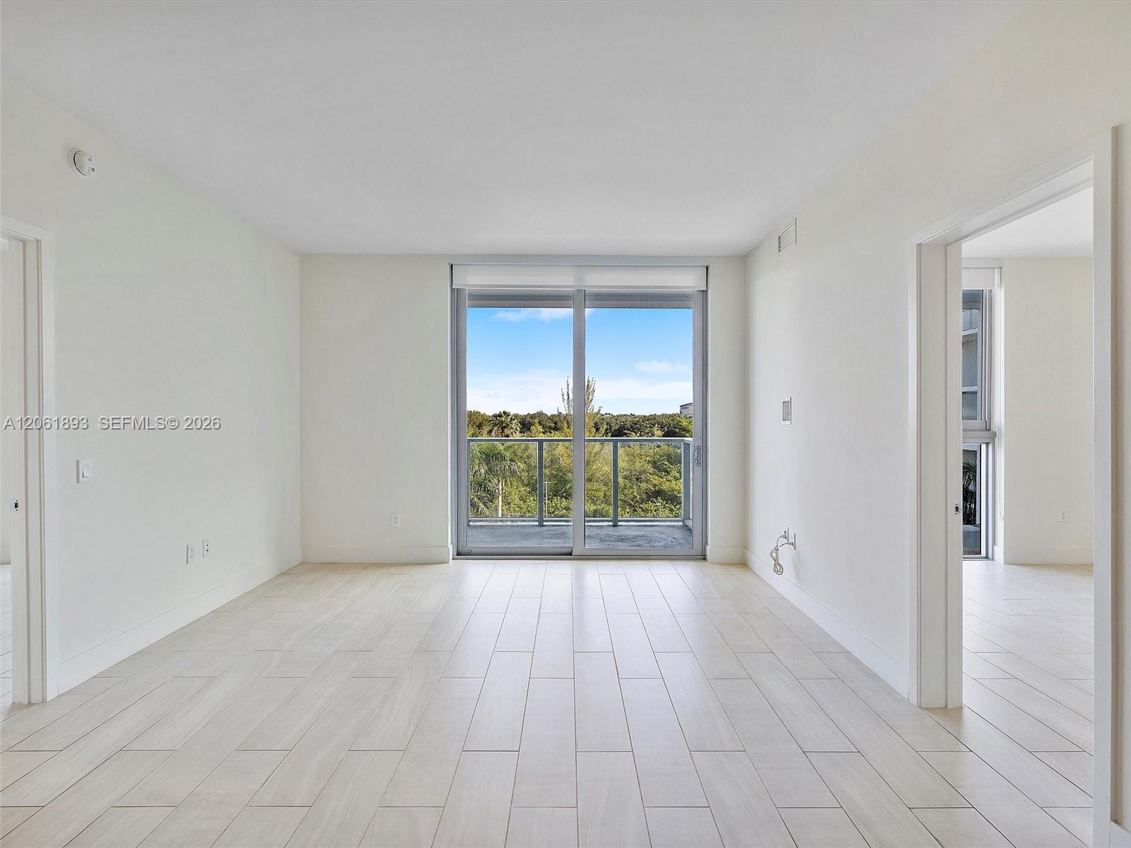 Listing photo 11 for 2000 Metropica Way Unit#502, Sunrise, FL, 33323