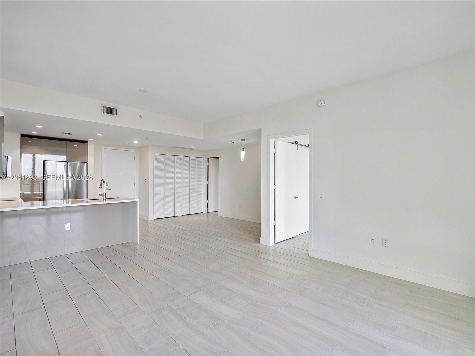 Listing photo 13 for 2000 Metropica Way Unit#502, Sunrise, FL, 33323
