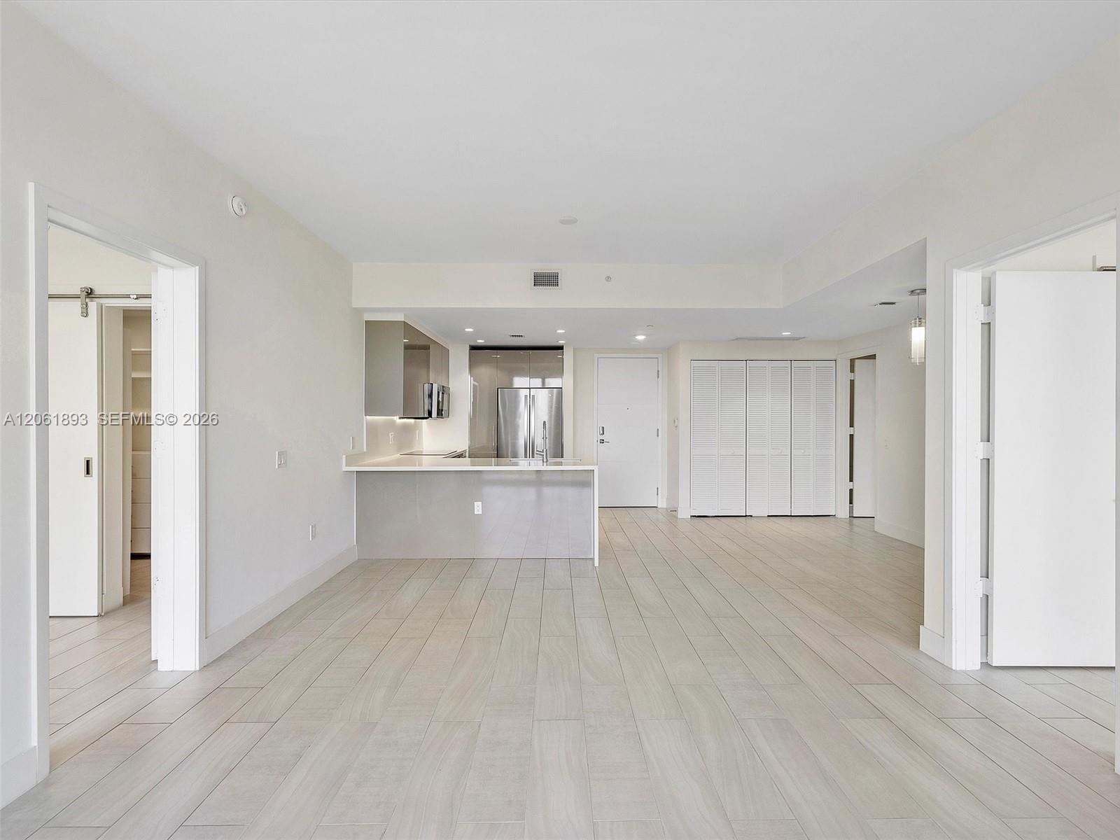 Listing photo 14 for 2000 Metropica Way Unit#502, Sunrise, FL, 33323