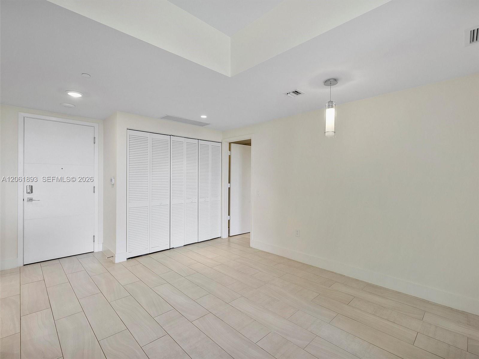Listing photo 8 for 2000 Metropica Way Unit#502, Sunrise, FL, 33323