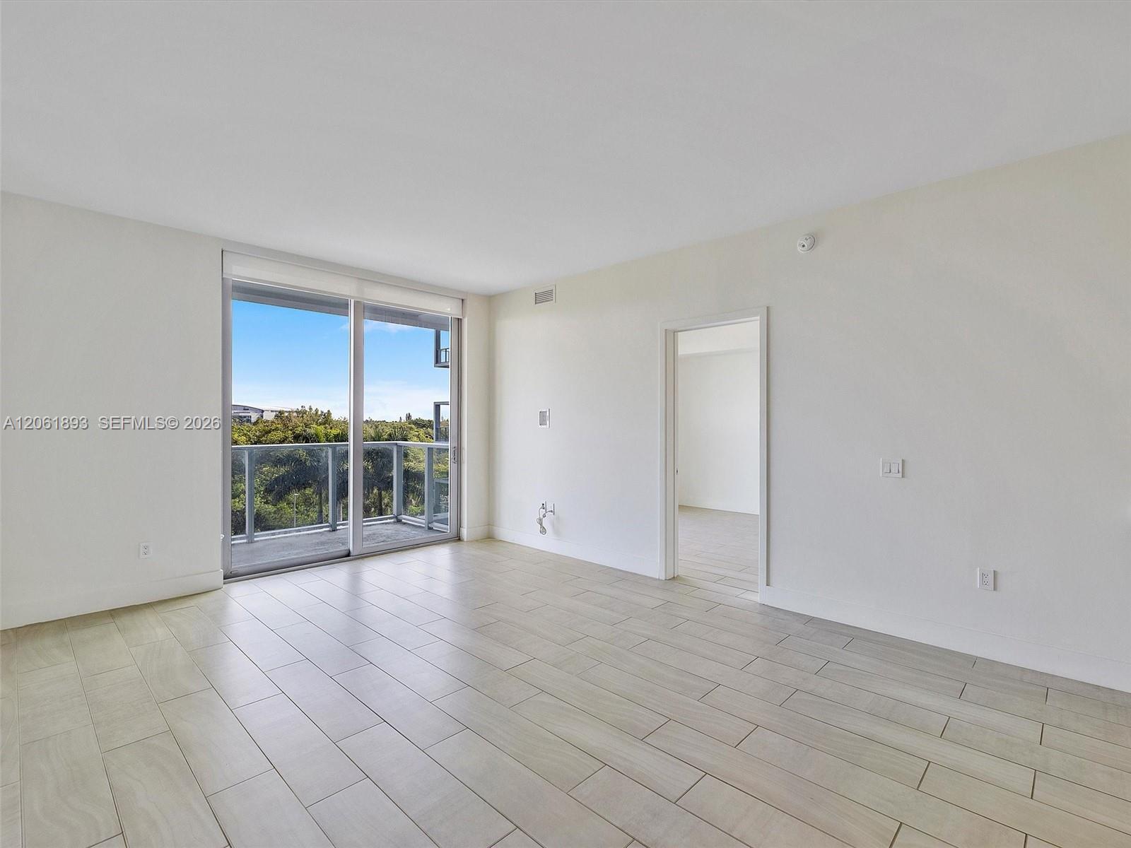 Listing photo 10 for 2000 Metropica Way Unit#502, Sunrise, FL, 33323