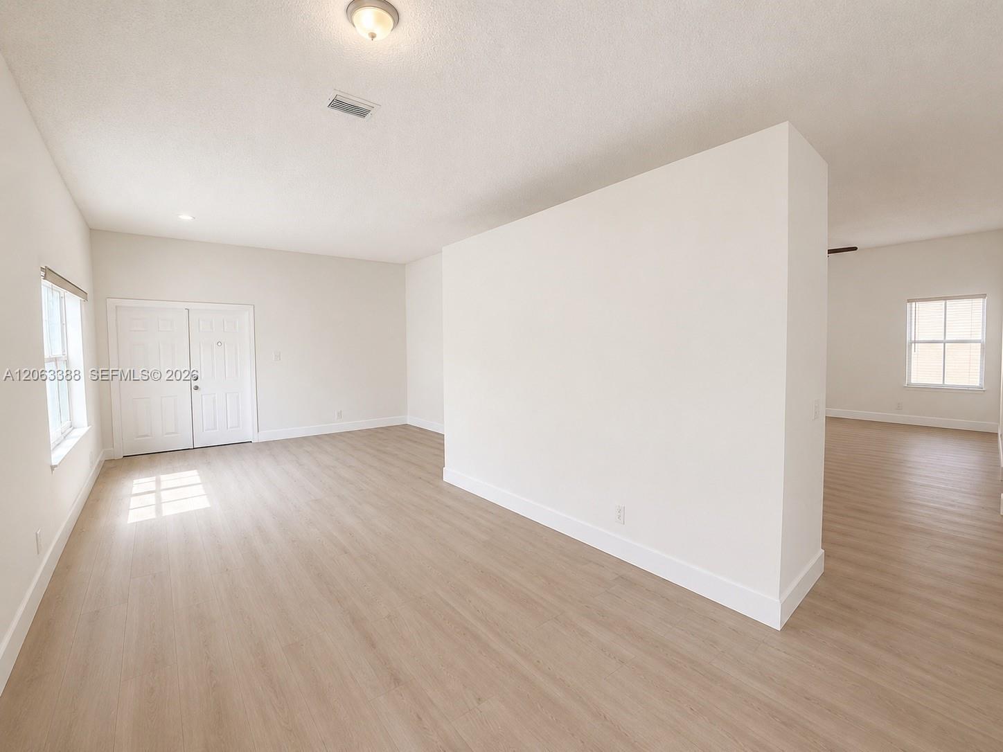 Listing photo 8 for 837 Tanglewood Cir Unit#., Weston, FL, 33327