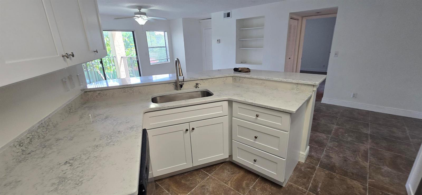 Listing photo 1 for 9999 SUMMERBREEZE Drive Unit#417, Sunrise, FL, 33322