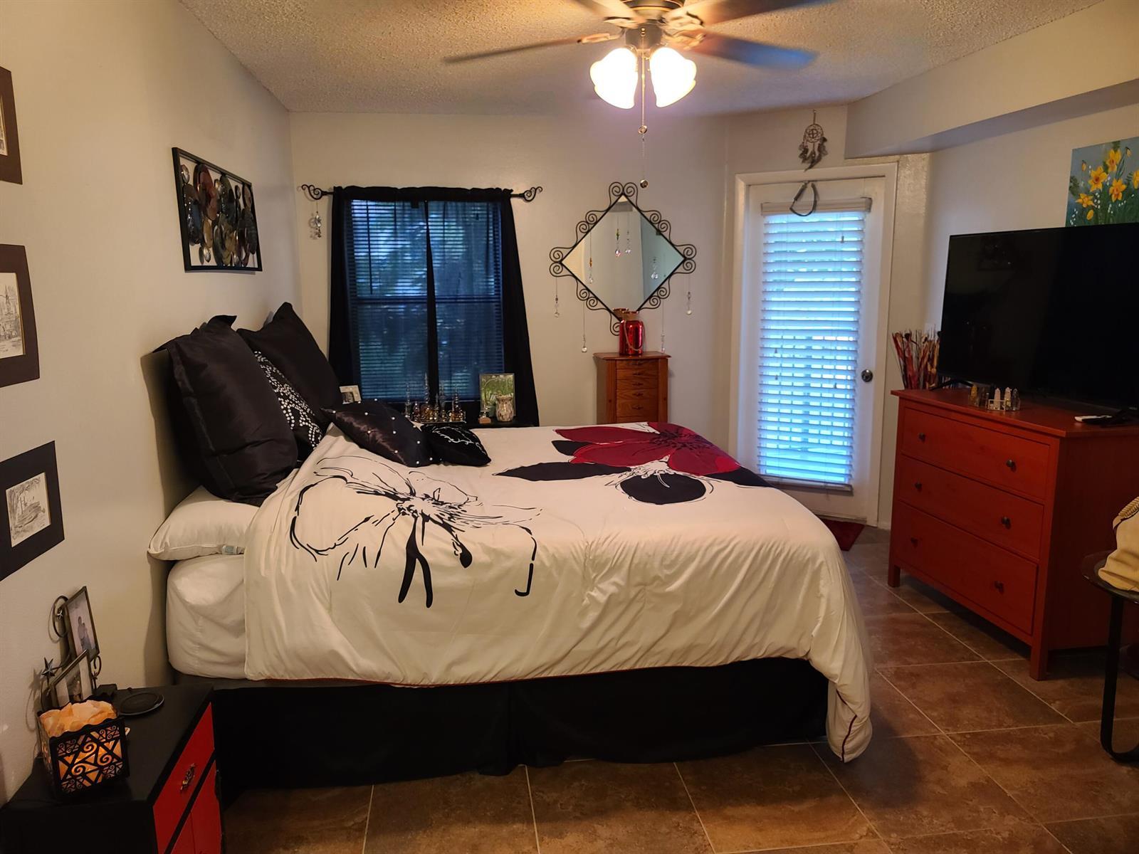 Listing photo 13 for 9999 SUMMERBREEZE Drive Unit#417, Sunrise, FL, 33322