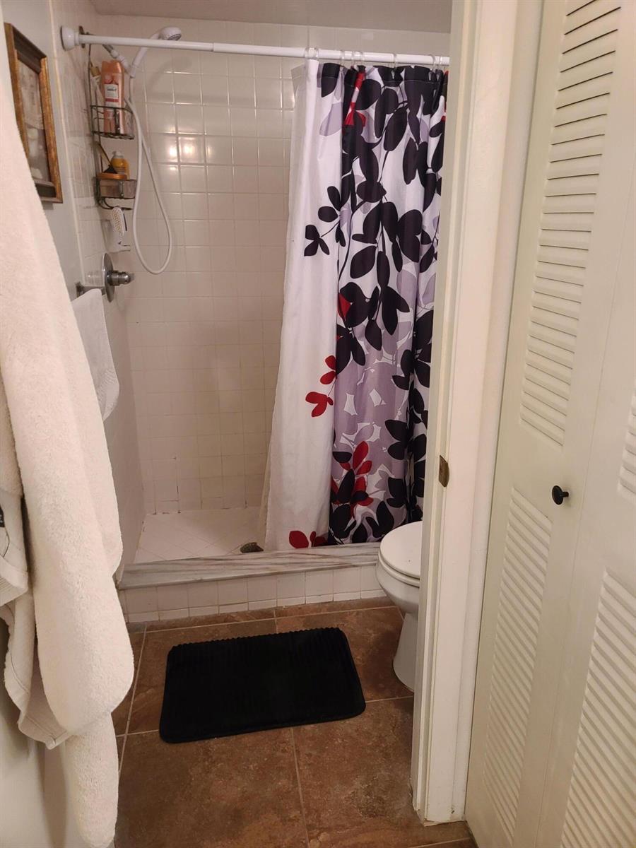 Listing photo 14 for 9999 SUMMERBREEZE Drive Unit#417, Sunrise, FL, 33322