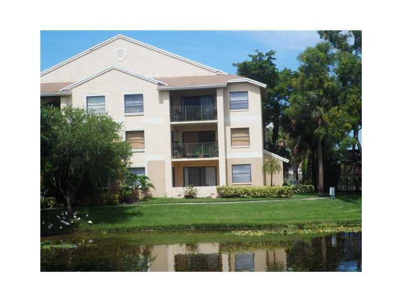 Listing photo 4 for 9999 SUMMERBREEZE Drive Unit#417, Sunrise, FL, 33322