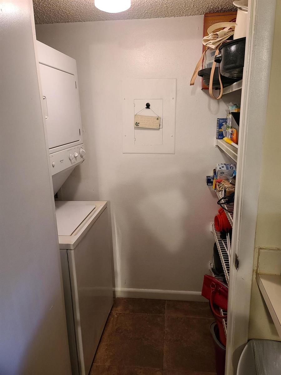 Listing photo 6 for 9999 SUMMERBREEZE Drive Unit#417, Sunrise, FL, 33322