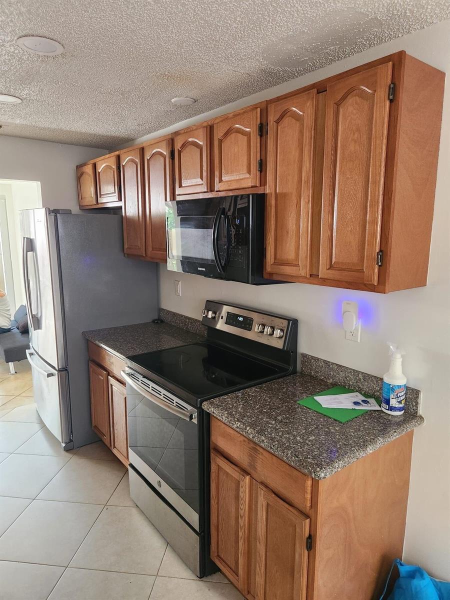 Listing photo 2 for 834 NW 82nd Avenue, Plantation, FL, 33324