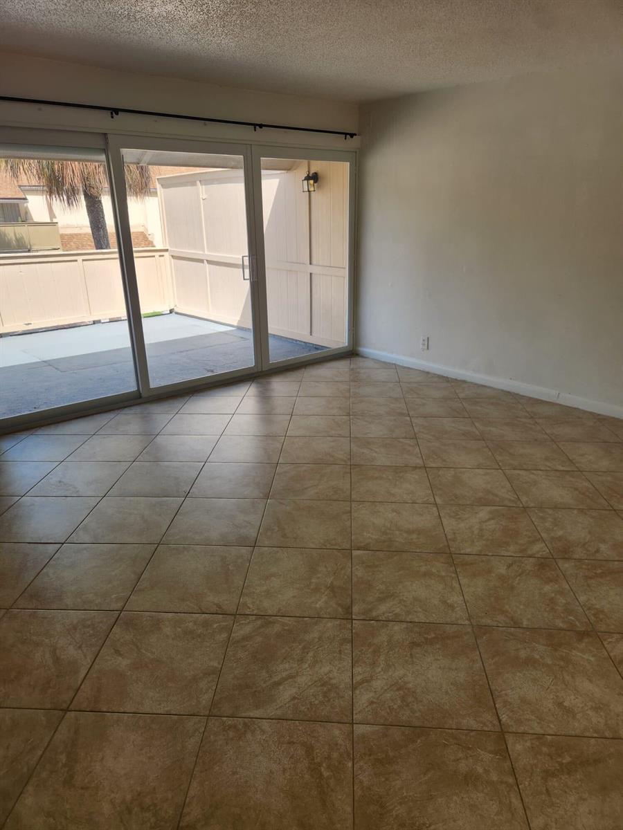 Listing photo 4 for 834 NW 82nd Avenue, Plantation, FL, 33324