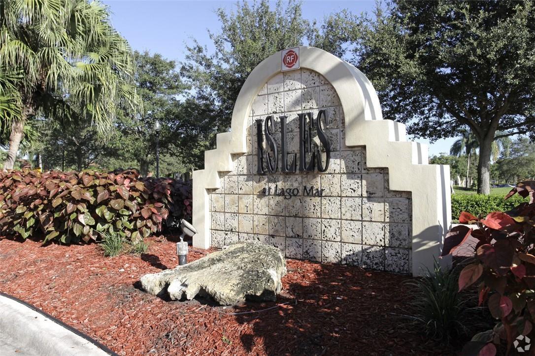 Listing photo 1 for 12730 VISTA ISLES Drive Unit#812, Sunrise, FL, 33325