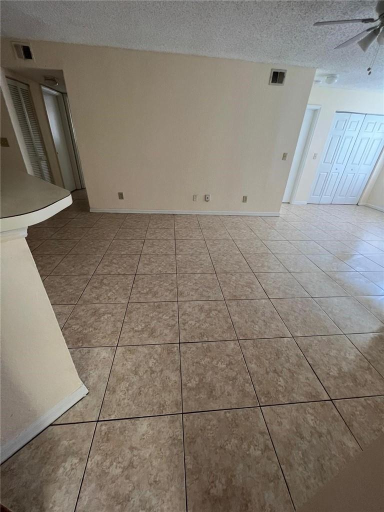 Listing photo 4 for 12730 VISTA ISLES Drive Unit#812, Sunrise, FL, 33325