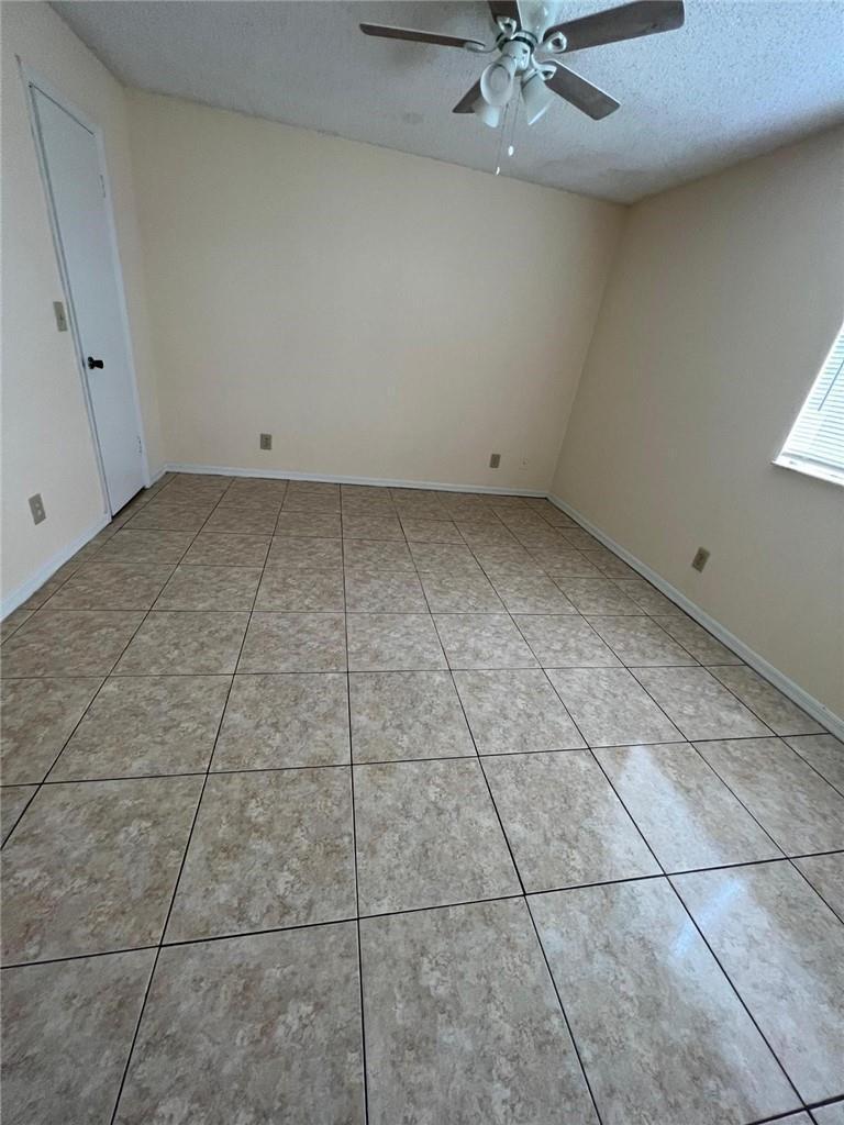 Listing photo 7 for 12730 VISTA ISLES Drive Unit#812, Sunrise, FL, 33325