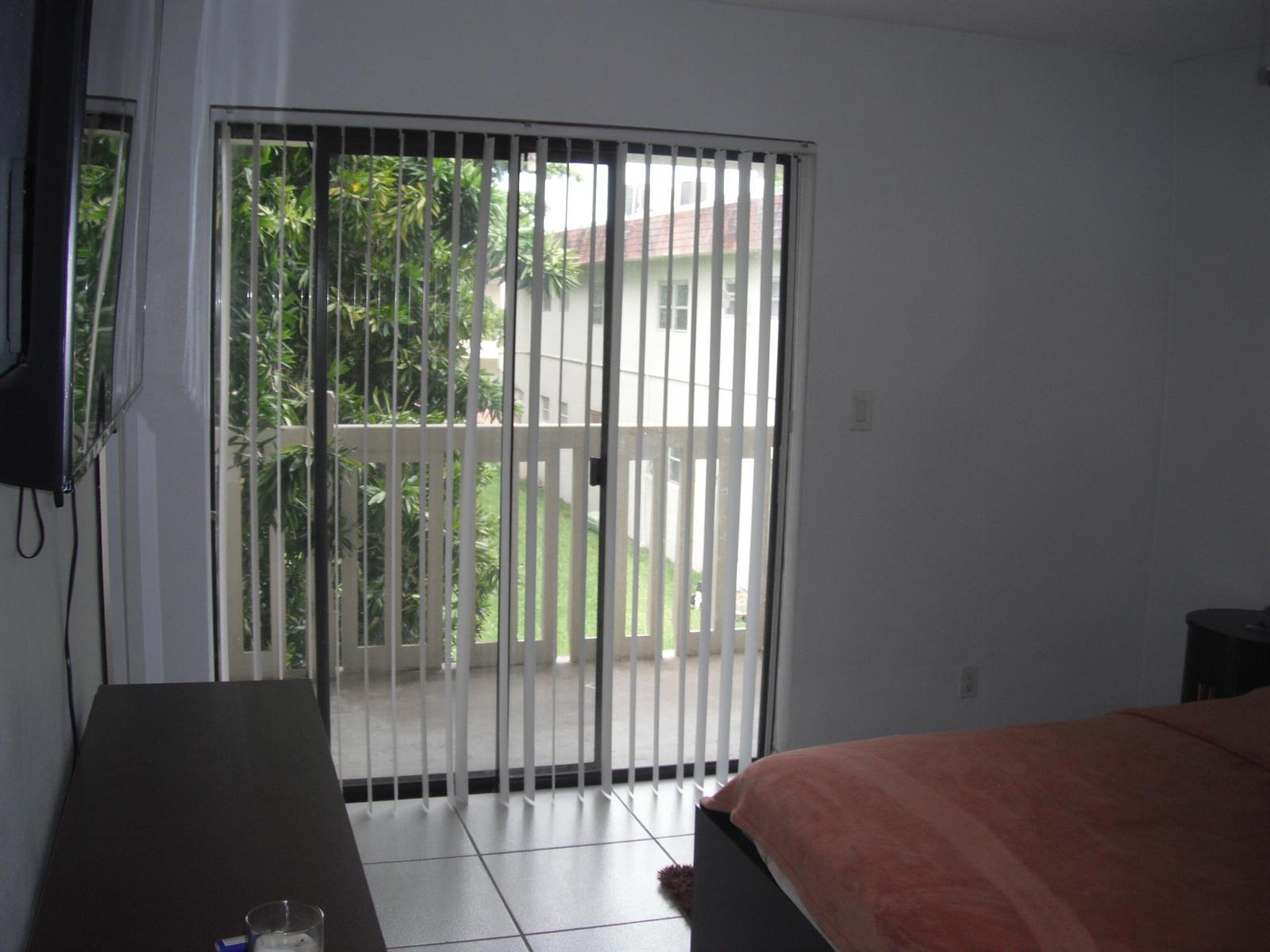 Listing photo 6 for 4169 SW 67TH Avenue Unit#205A, Davie, FL, 33314