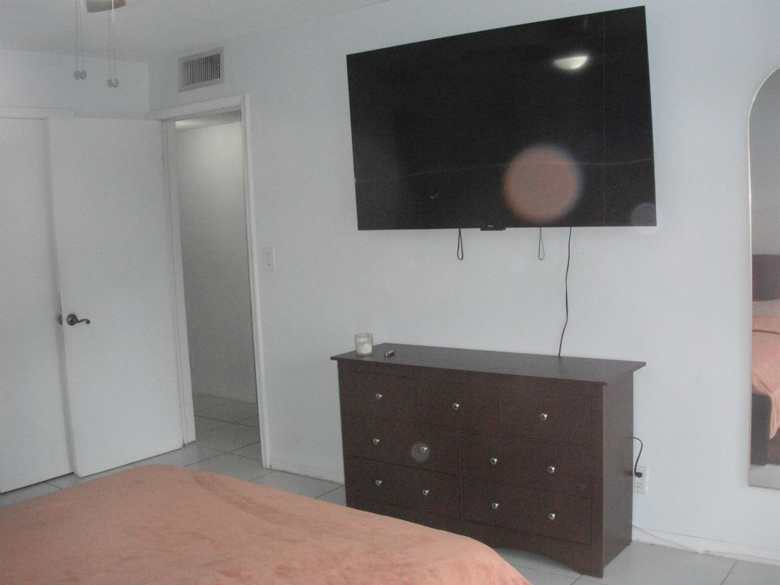 Listing photo 9 for 4169 SW 67TH Avenue Unit#205A, Davie, FL, 33314