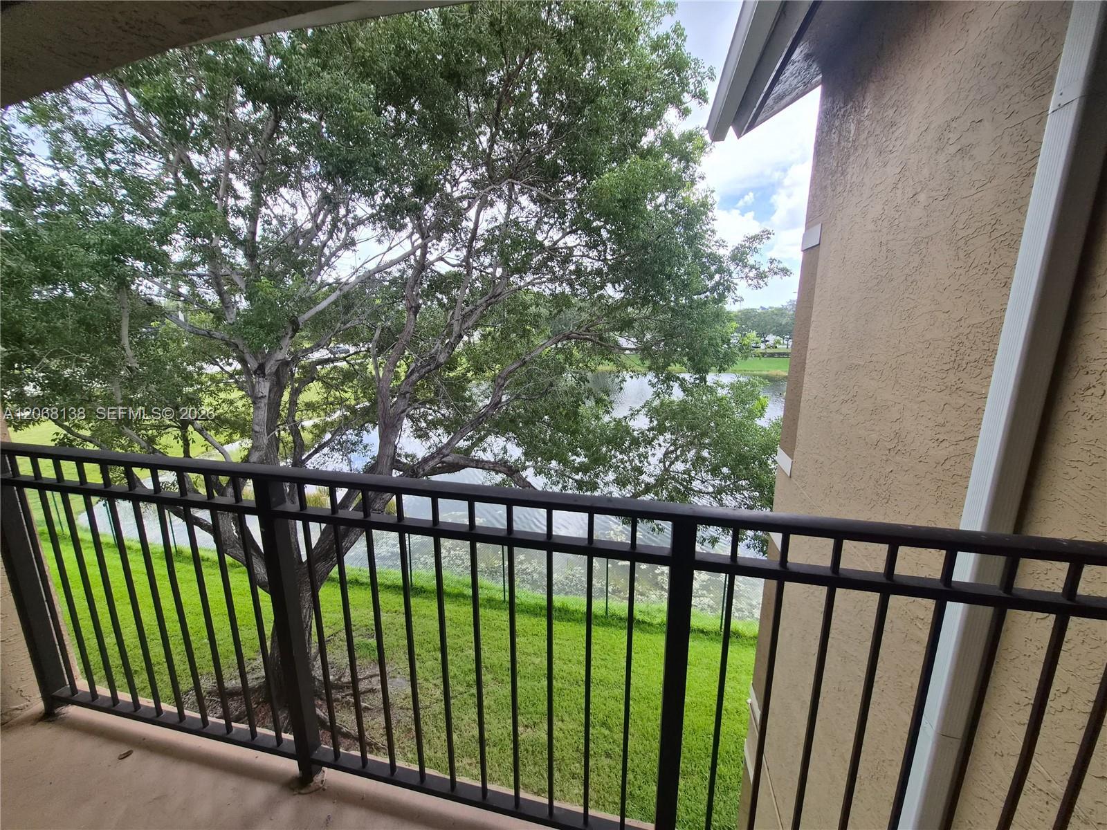 Listing photo 2 for 101 SW 117th Ave Unit#7306, Pembroke Pines, FL, 33025