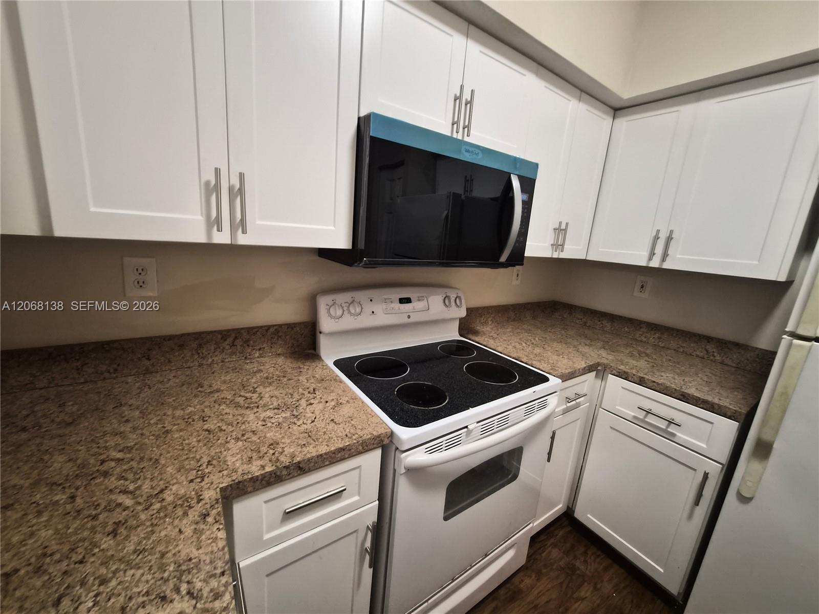 Listing photo 7 for 101 SW 117th Ave Unit#7306, Pembroke Pines, FL, 33025