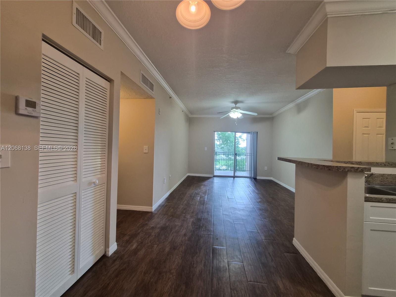 Listing photo 9 for 101 SW 117th Ave Unit#7306, Pembroke Pines, FL, 33025